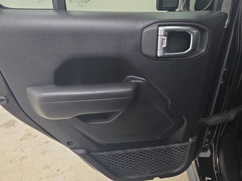 Used 2020 Jeep Wrangler Unlimited Rubicon AWD/4WD image 14