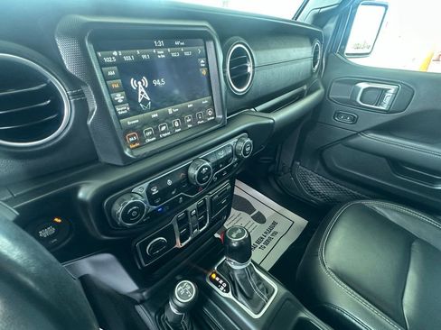 Used 2021 Jeep Wrangler Unlimited Sahara w/ Cold Weather Group AWD/4WD image 41