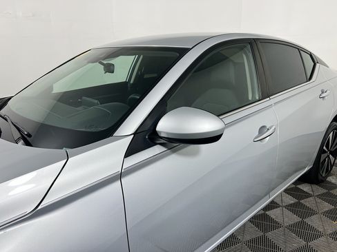 Used 2022 Nissan Altima 2.5 SV AWD/4WD image 12