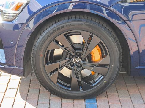 Certified 2022 Audi e-tron Premium w/ Convenience Plus Package image 5