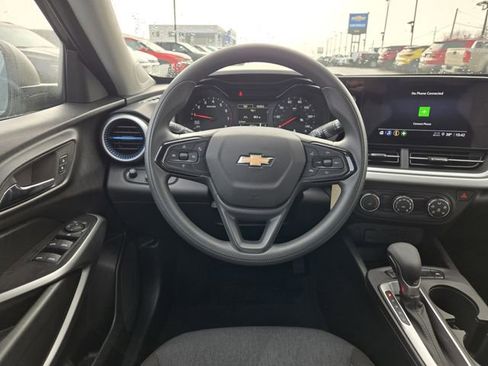 Used 2024 Chevrolet Trax LS image 14