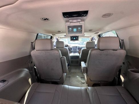 Used 2017 Chevrolet Suburban LT w/ LT Signature Package AWD/4WD image 14