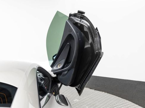 Used 2017 McLaren 570S Coupe RWD image 32