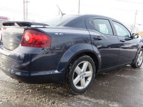 Used 2013 Dodge Avenger SE image 24