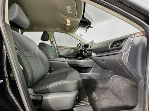 Used 2023 Nissan Rogue S AWD/4WD image 27