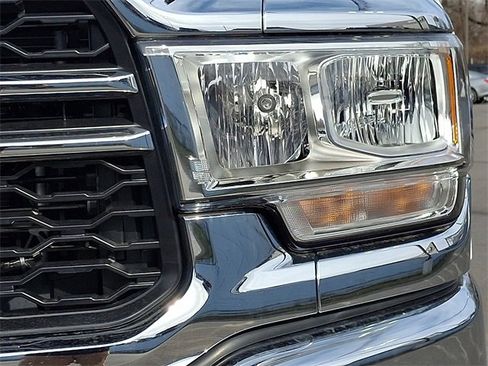 Used 2024 RAM 2500 Tradesman w/ Chrome Appearance Group image 9