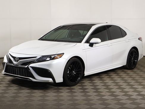 Used 2024 Toyota Camry XSE w/ Navigation Package image 11