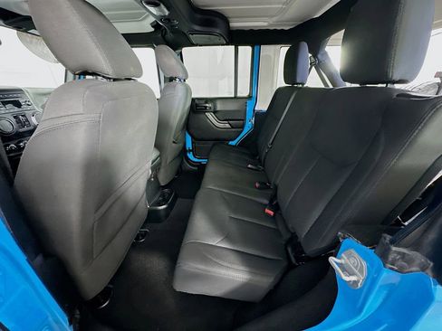 Certified 2018 Jeep Wrangler Unlimited Sport S image 31