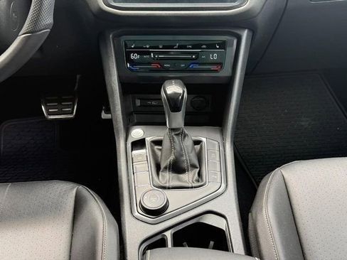 Used 2022 Volkswagen Tiguan SE R-Line AWD/4WD image 15