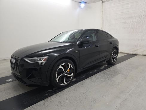 Used 2022 Audi e-tron Premium Plus w/ Premium Plus Package image 3