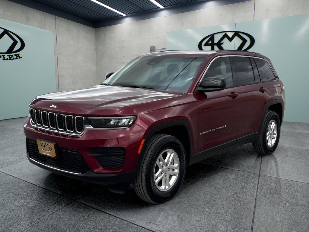 Used 2024 Jeep Grand Cherokee Laredo RWD image 7