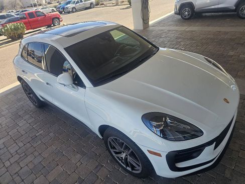 Used 2022 Porsche Macan image 24