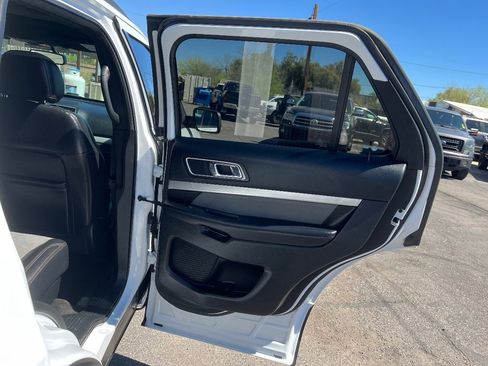 Used 2017 Ford Explorer XLT w/ Equipment Group 202A image 38