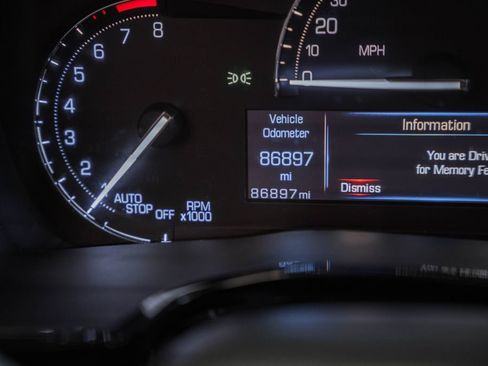 Used 2017 Cadillac XT5 Luxury image 49