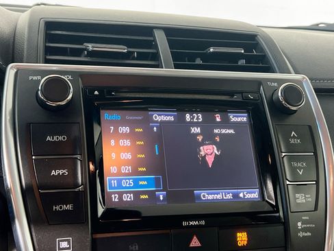 Used 2016 Toyota Camry XLE w/ Advanced Technology Package FWD image 27