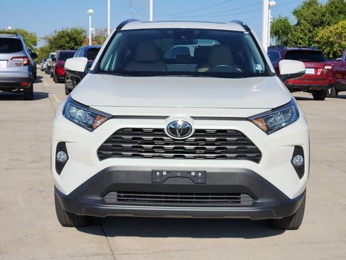 Used 2021 Toyota RAV4 XLE Premium FWD image 2