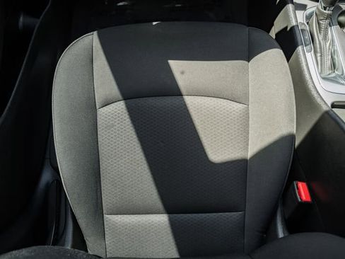 Used 2018 Chevrolet Malibu LS FWD image 26