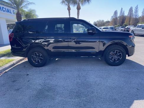 Used 2025 Ford Expedition Tremor image 4