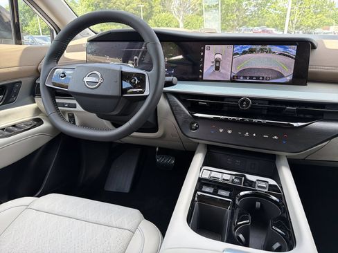 New 2026 Nissan Murano Platinum w/ Technology Package AWD/4WD image 3