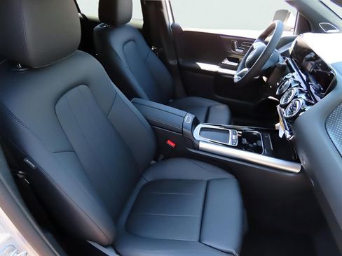 Certified 2025 Mercedes-Benz GLA 250 4MATIC image 27