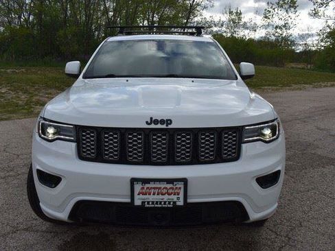 Used 2022 Jeep Grand Cherokee Laredo X AWD/4WD image 11