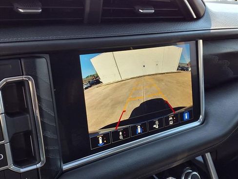 Used 2023 GMC Yukon Denali image 12