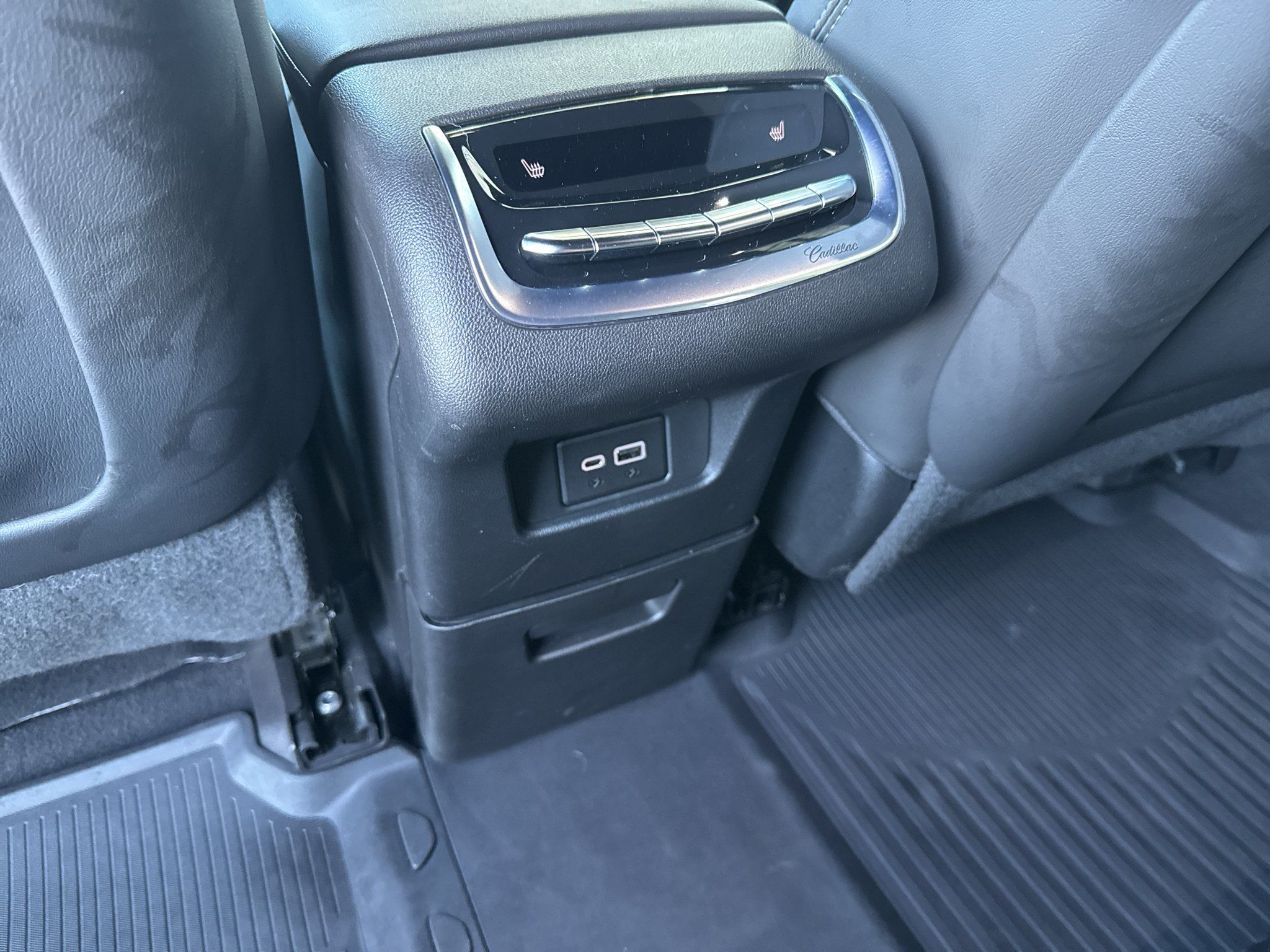 Used 2020 Cadillac XT6 Sport AWD/4WD image 16