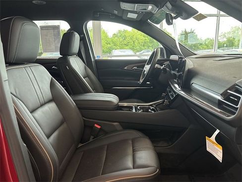 Certified 2024 Chevrolet Traverse RS image 23