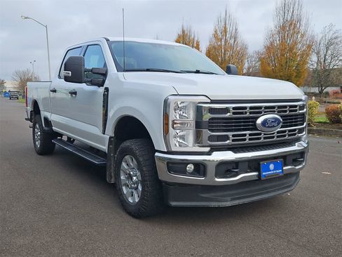 Used 2024 Ford F350 XLT image 8