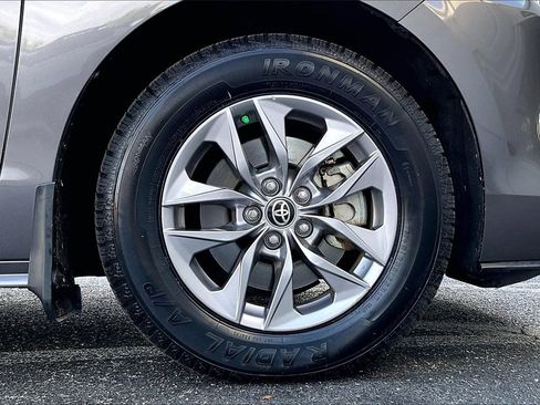 Used 2021 Toyota Sienna LE image 35