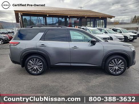 Certified 2023 Nissan Pathfinder SL w/ SL Premium Package image 9