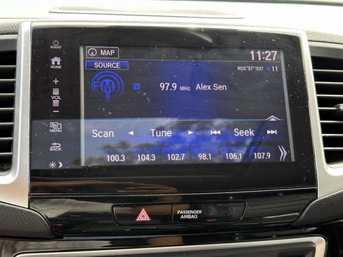 Used 2018 Honda Pilot Touring image 26