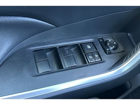 Used 2020 Toyota RAV4 XLE FWD image 12