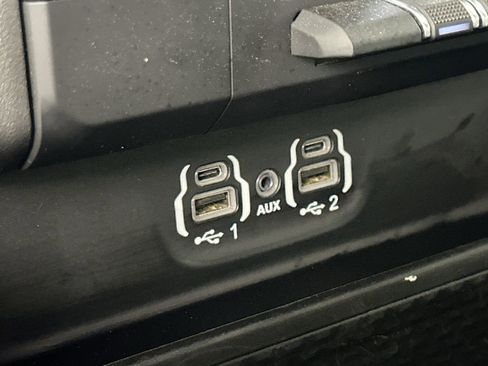 Used 2024 RAM 1500 Laramie image 32