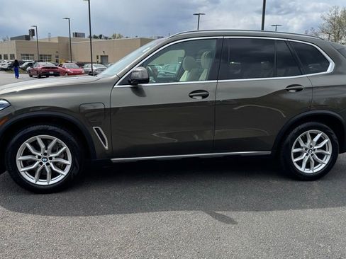 Used 2021 BMW X5 xDrive45e w/ Premium Package AWD/4WD image 4
