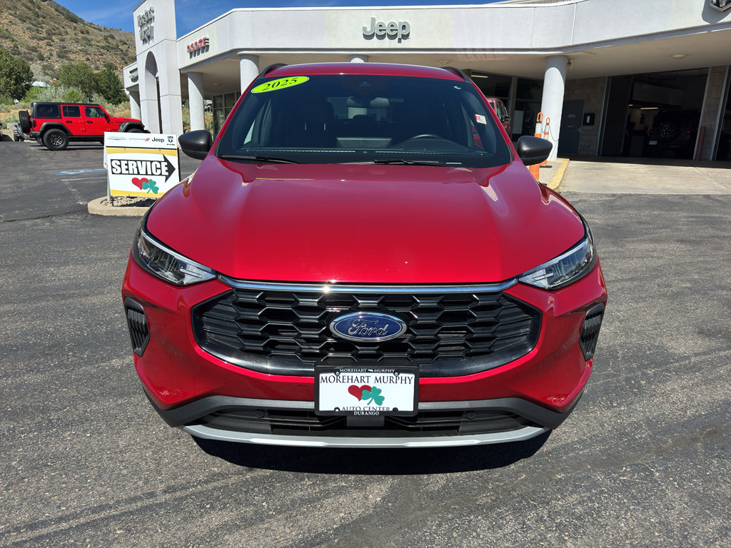 Used 2025 Ford Escape ST-Line w/ Tech Pack #1 AWD/4WD image 2