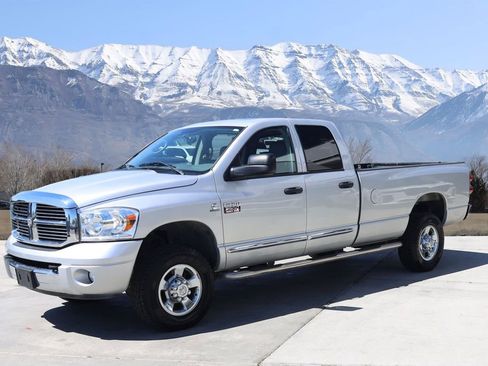 Used 2007 Dodge Ram 2500 Truck Laramie AWD/4WD image 2