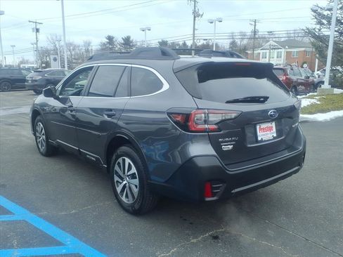 Used 2020 Subaru Outback Premium image 5