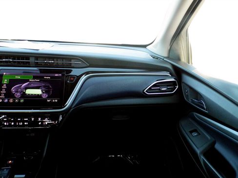 Used 2022 Chevrolet Bolt EUV Premier w/ Sun & Sound Package image 19