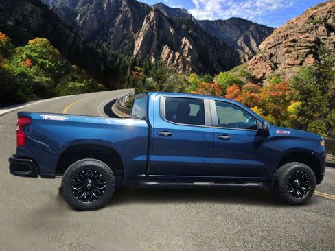 Used 2019 Chevrolet Silverado 1500 Custom Trail Boss w/ Custom Convenience Package AWD/4WD image 2