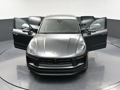 New 2026 Porsche Macan image 33