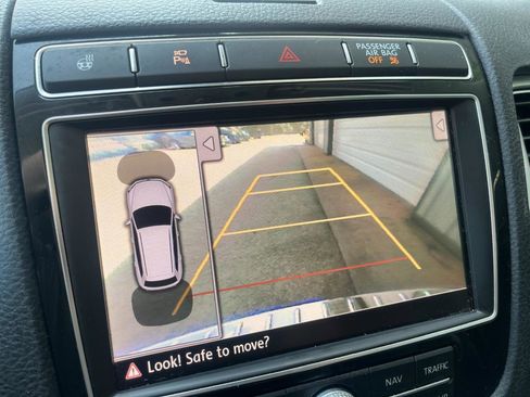 Used 2016 Volkswagen Touareg TDI AWD/4WD image 36
