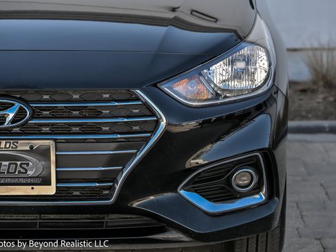 Used 2022 Hyundai Accent SEL image 3