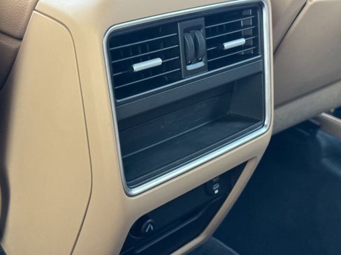 Certified 2023 Porsche Cayenne AWD/4WD image 15