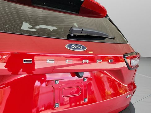 New 2025 Ford Escape PHEV w/ PHEV Premium Package image 23