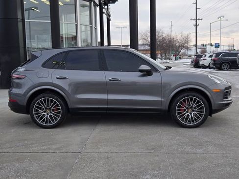 Used 2019 Porsche Cayenne image 44