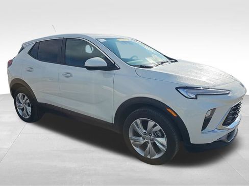 Used 2025 Buick Encore GX Preferred AWD/4WD image 1