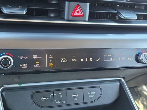 New 2026 Kia Carnival image 24