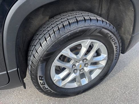 Used 2022 Chevrolet Traverse LS AWD/4WD image 10