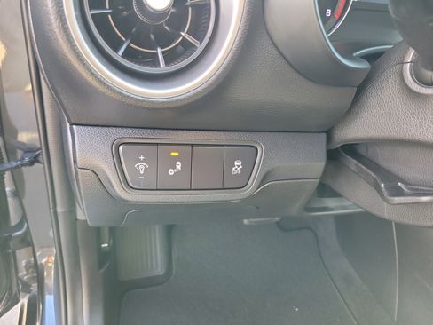 Used 2022 Kia Forte LXS w/ LXS Technology Package FWD image 10